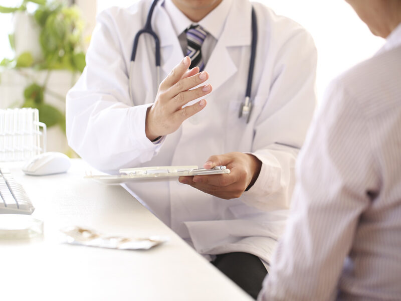 治療中なのに保険会社から治療費が打ち切られてしまった